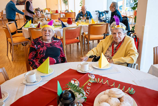 Senioren auf Faschingsfeier
