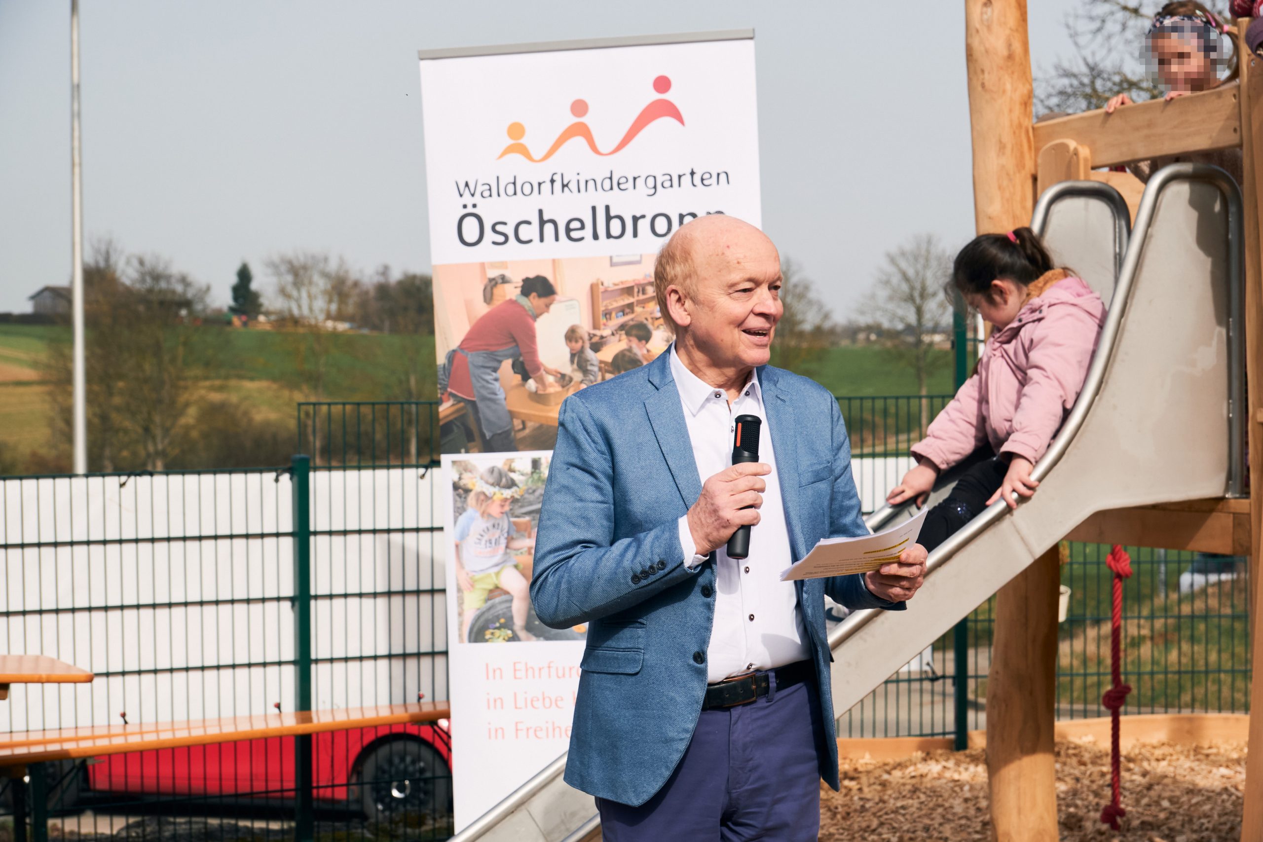Michael Blank bei seiner Rede Eröffnungsfeier Waldorfkindergarten